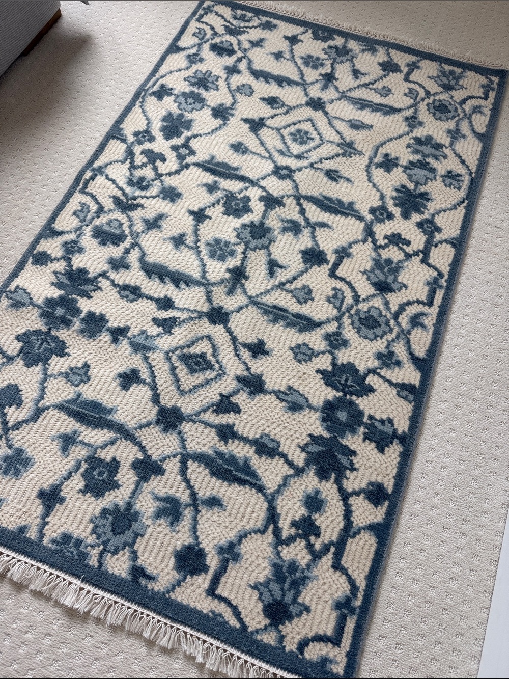 Serena & Lily Montrose Blue and Cream Floral Handknotted 3x5 Wool Rug - Picture 5 of 5